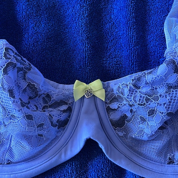 Victoria’s Secret bra unlined 36D. Lavender, lace. Body by Victoria. - Picture 2 of 4